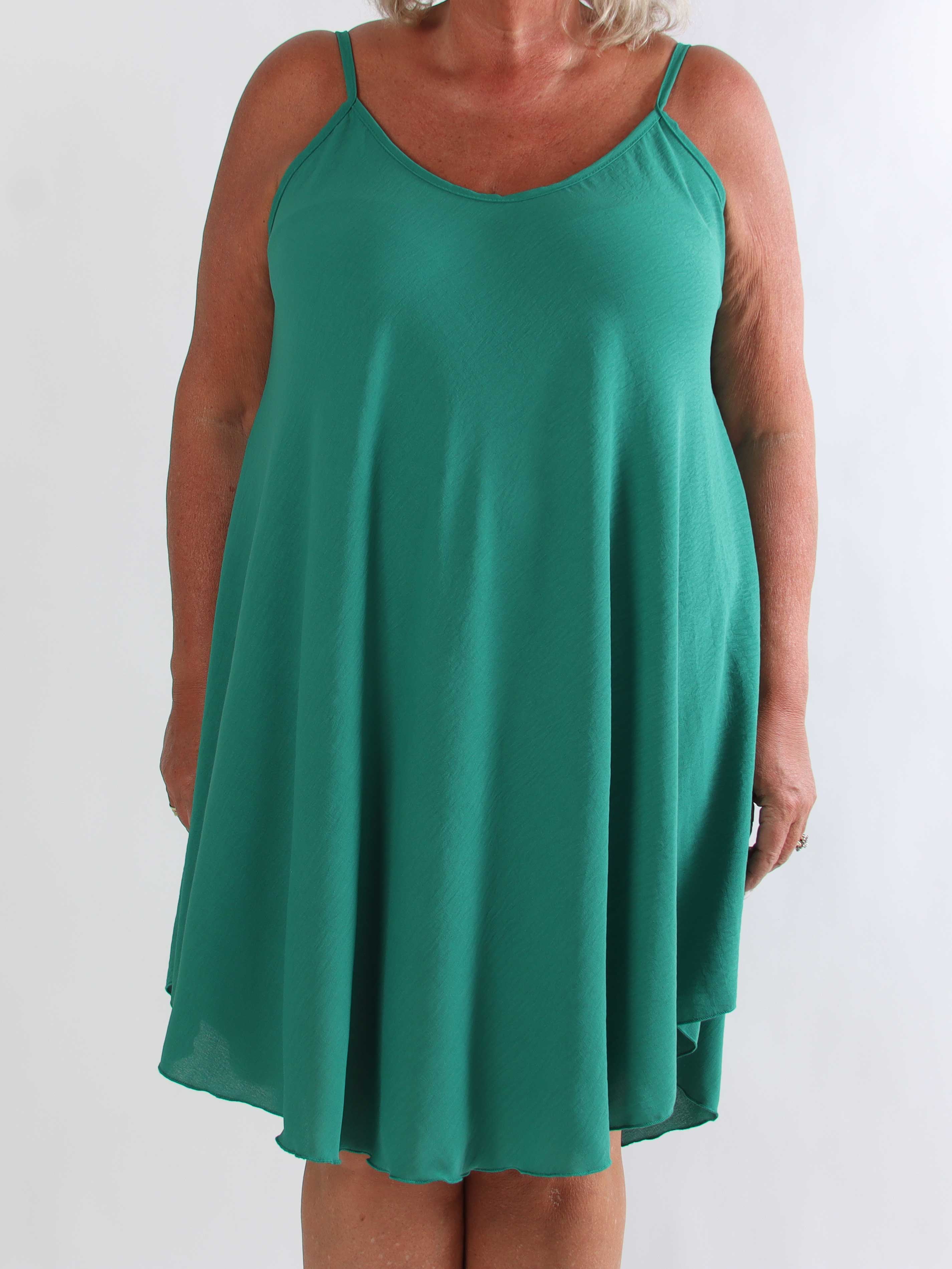 Marceline Short - Kort plus size stropkjole i viskose med A-facon